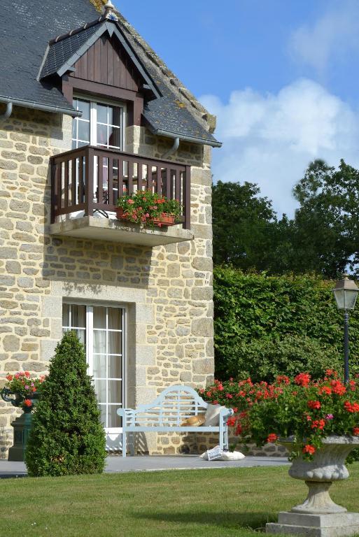 Hostellerie De La Motte Jean Saint-Coulomb Exterior photo